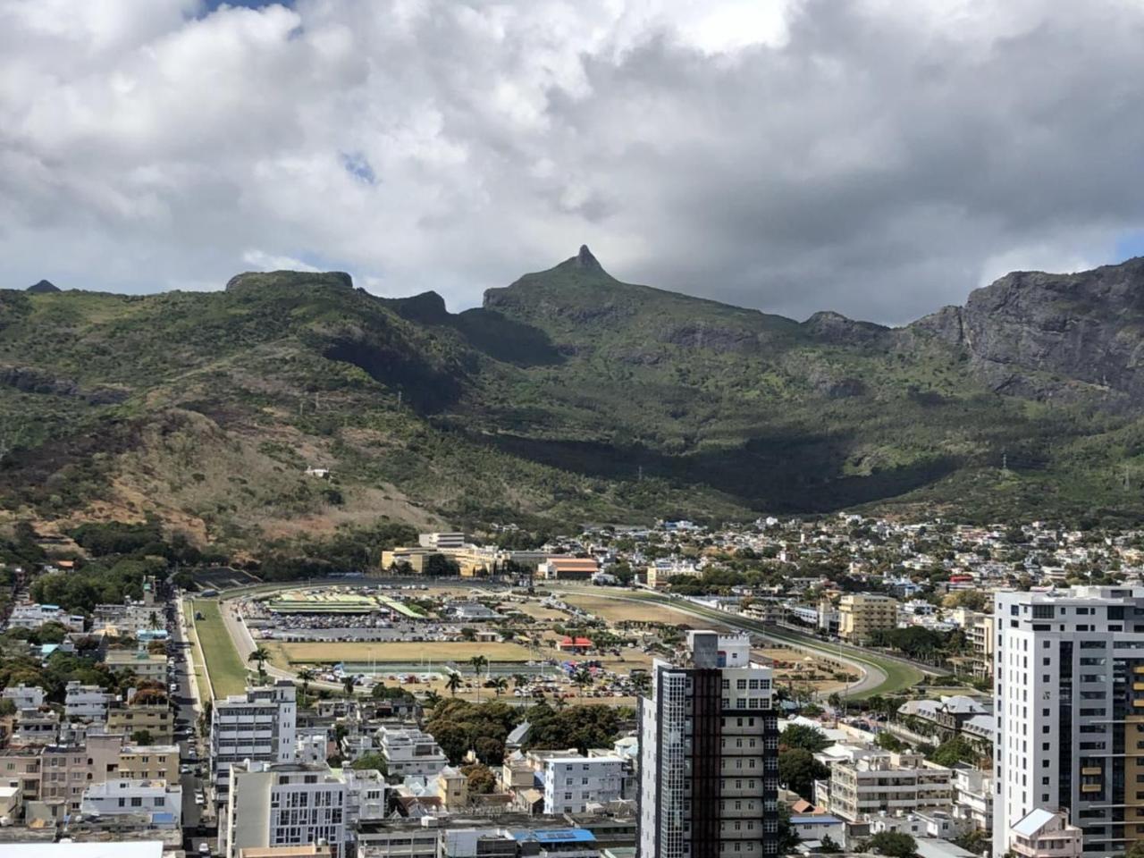 Sea & City View Luxury Apartment Port Louis Eksteriør billede